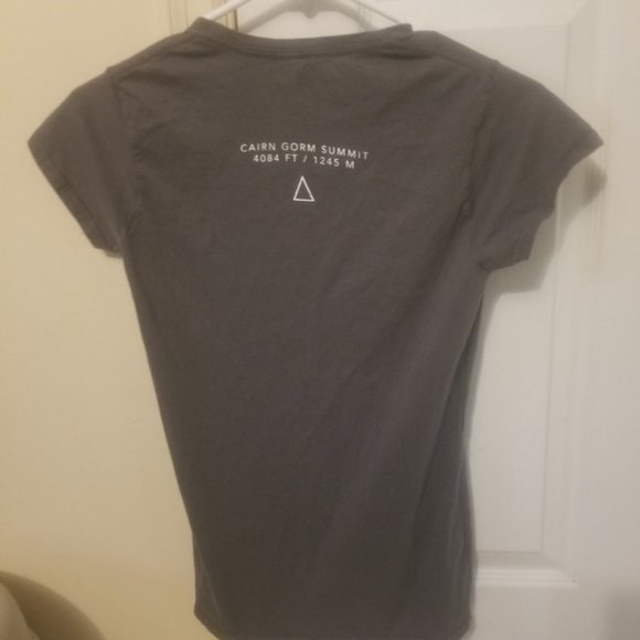 Gildan Soft Style Natural Retreats Caringorm Mountain Tee Outdoor Grey SZ Small - Picture 4 of 5